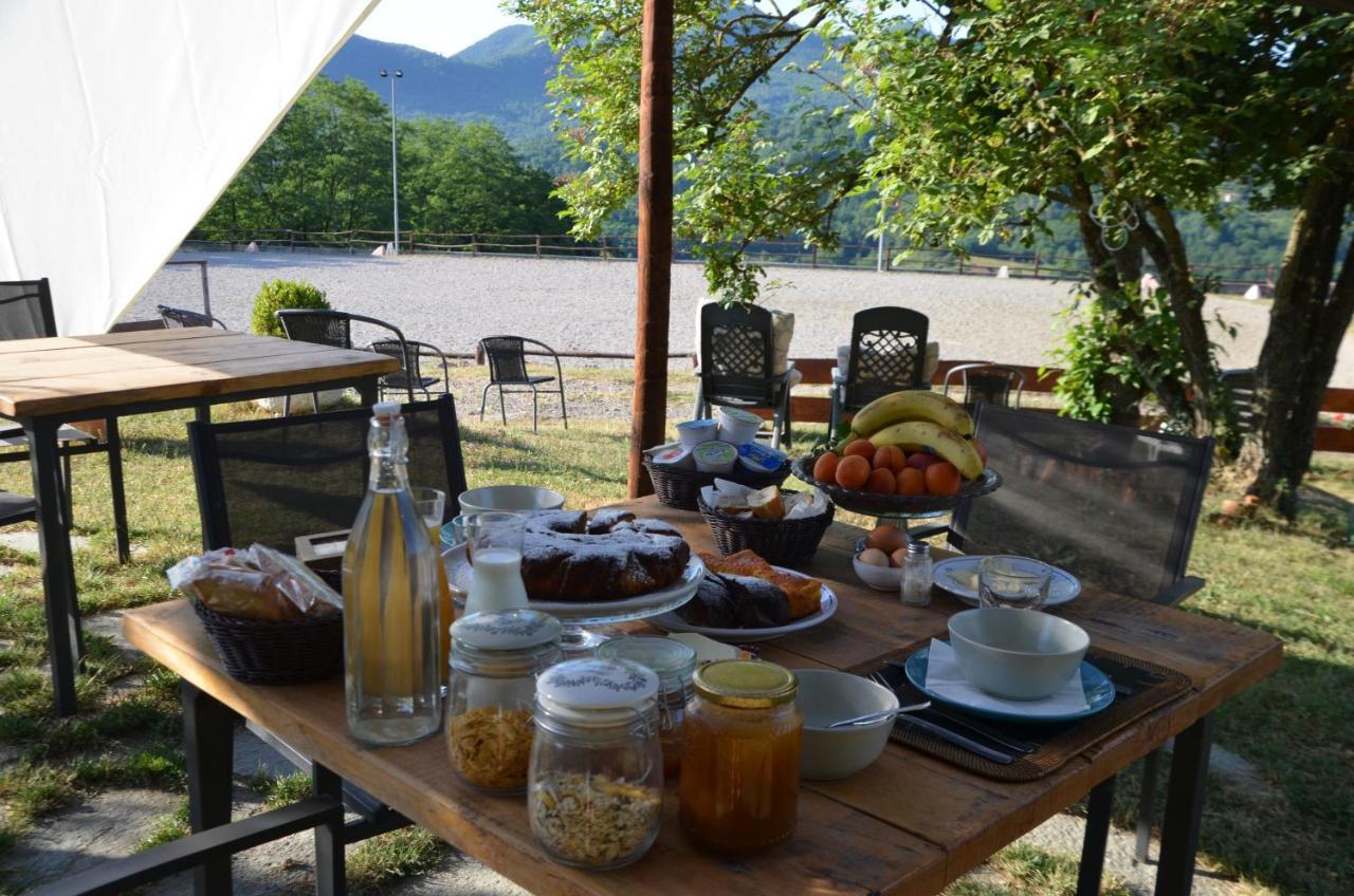 Agriturismo Dei Legi San Pietro Vara Exterior foto